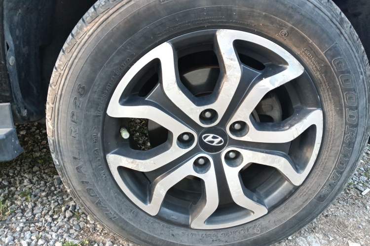 Used Hyundai Tucson 2013 2.0L Manual Two-Wheel Drive Fashion Edition Right Front Wheel Hub