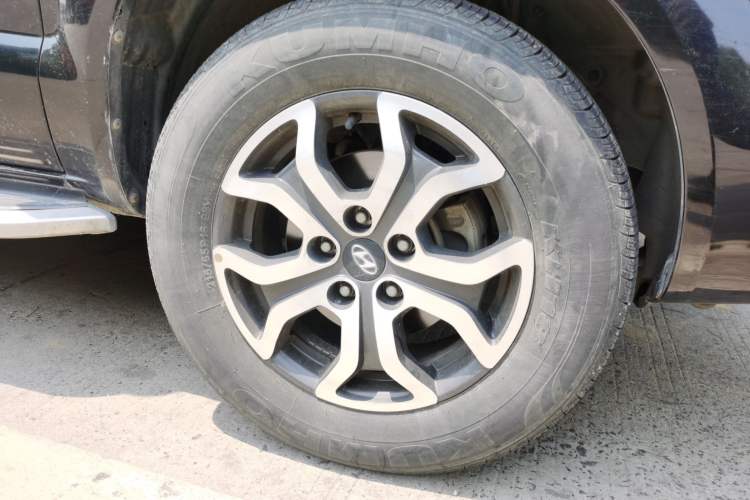 Used Hyundai Tucson 2013 2.0L Manual Two-Wheel Drive Fashion Edition Right Front Wheel Hub