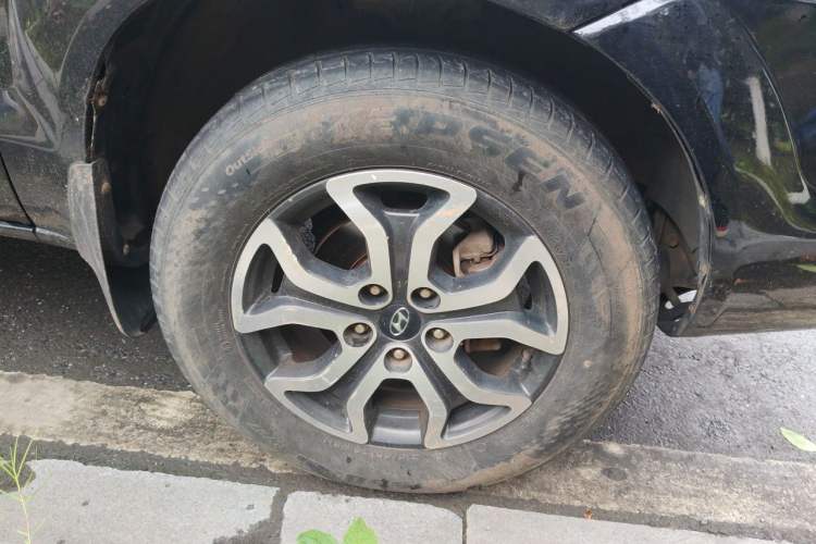 Used Hyundai Tucson 2013 2.0L Manual Two-Wheel Drive Fashion Edition Right Front Wheel Hub