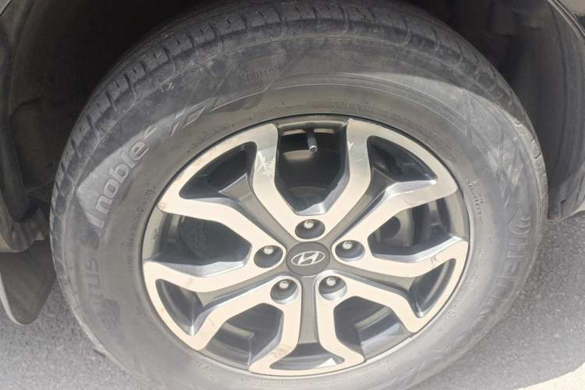 Used Hyundai Tucson 2013 2.0L Manual Two-Wheel Drive Fashion Edition Right Front Wheel Hub