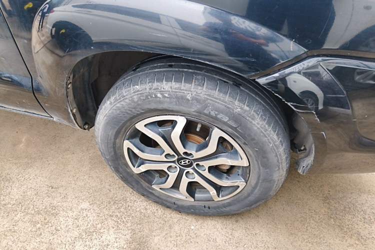 Used Hyundai Tucson 2013 2.0L Manual Two-Wheel Drive Fashion Edition Right Front Wheel Hub