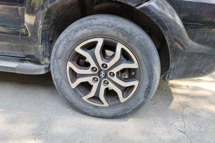 Used Hyundai Tucson 2013 2.0L Manual Two-Wheel Drive Fashion Edition Right Front Wheel Hub