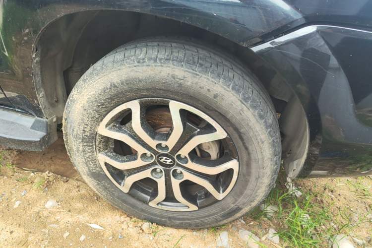 Used Hyundai Tucson 2013 2.0L Manual Two-Wheel Drive Fashion Edition Right Front Wheel Hub