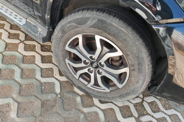 Used Hyundai Tucson 2013 2.0L Manual Two-Wheel Drive Fashion Edition Right Front Wheel Hub