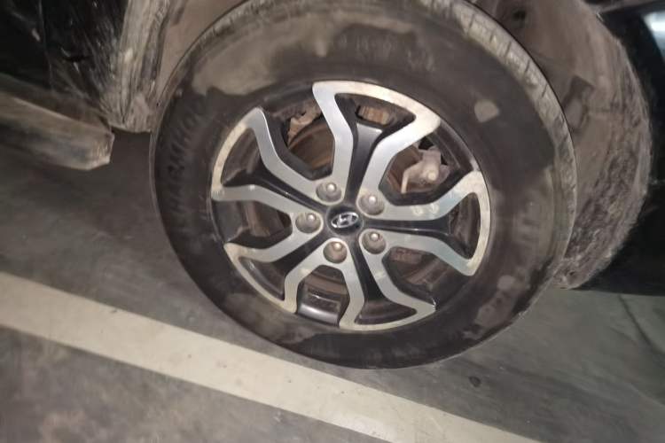 Used Hyundai Tucson 2013 2.0L Manual Two-Wheel Drive Fashion Edition Right Front Wheel Hub