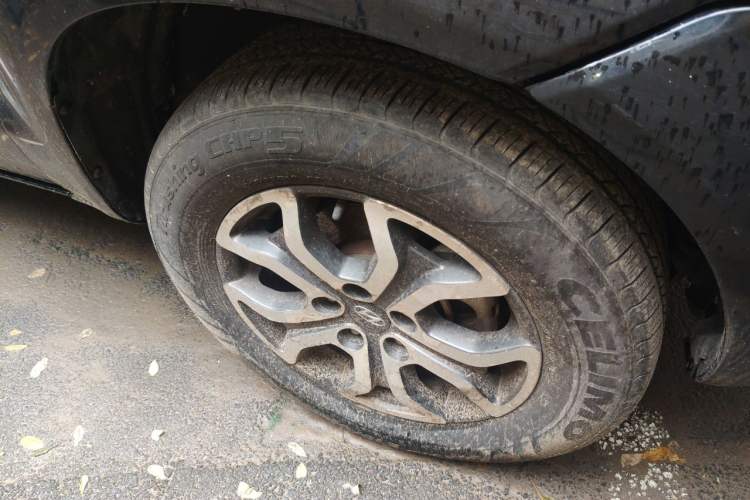 Used Hyundai Tucson 2013 2.0L Manual Two-Wheel Drive Fashion Edition Right Front Wheel Hub