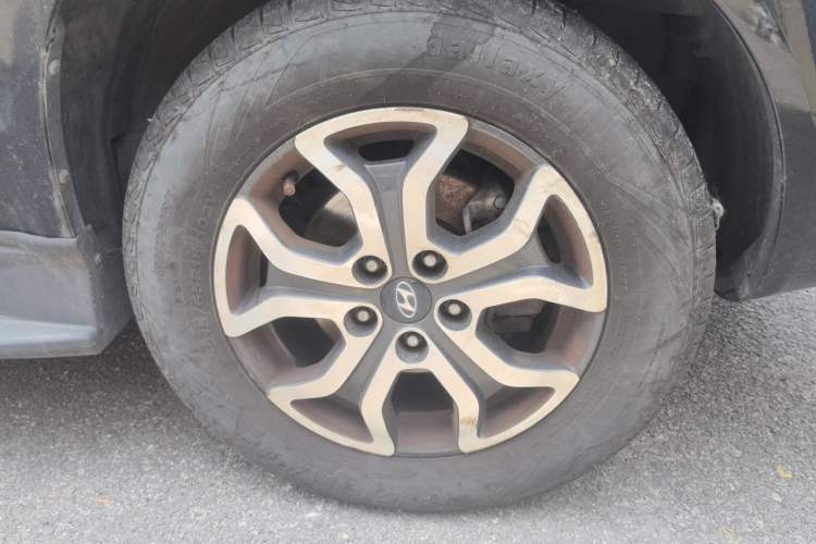 Used Hyundai Tucson 2013 2.0L Manual Two-Wheel Drive Fashion Edition Right Front Wheel Hub