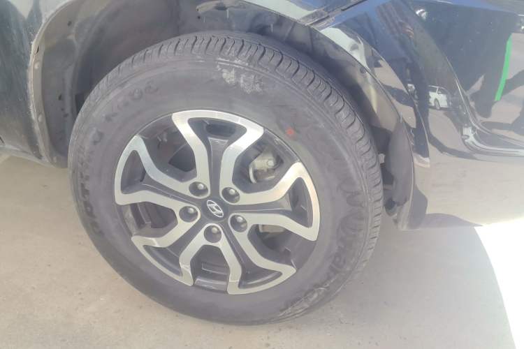 Used Hyundai Tucson 2013 2.0L Manual Two-Wheel Drive Fashion Edition Right Front Wheel Hub