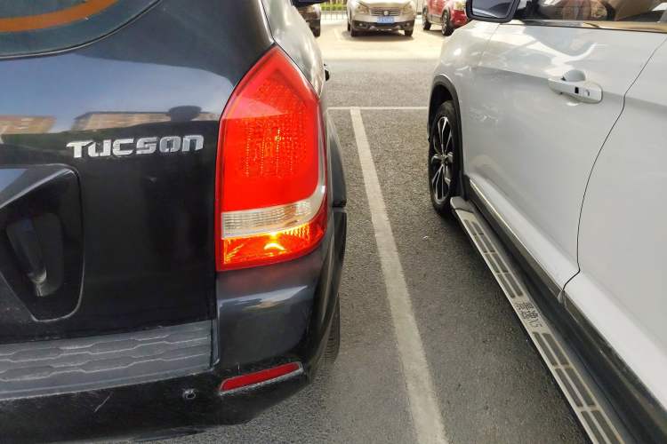 Used Hyundai Tucson 2013 2.0L Automatic Two-Wheel Drive Comfort Version Right Rear Taillight