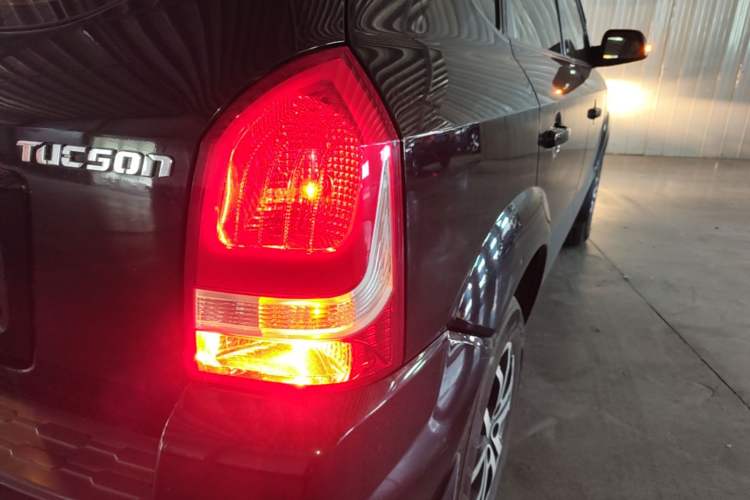 Used Hyundai Tucson 2013 2.0L Manual Two-Wheel Drive Fashion Edition Right Rear Taillight