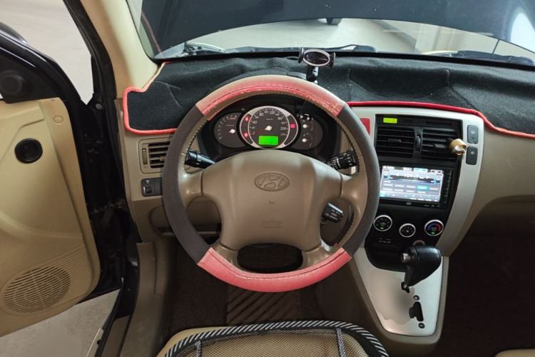 Used Hyundai Tucson 2013 2.0L Automatic Two-Wheel Drive Comfort Version Steering Wheel