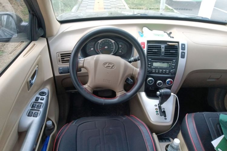 Used Hyundai Tucson 2013 2.0L Automatic Two-Wheel Drive Comfort Version Steering Wheel