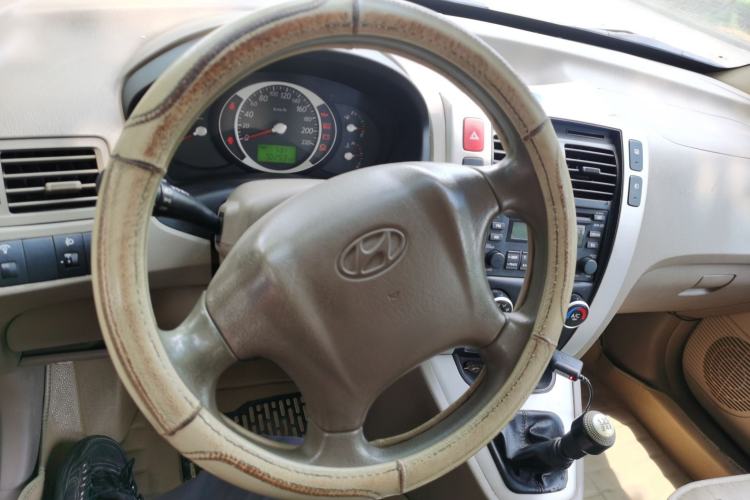 Used Hyundai Tucson 2013 2.0L Manual Two-Wheel Drive Fashion Edition Steering Wheel