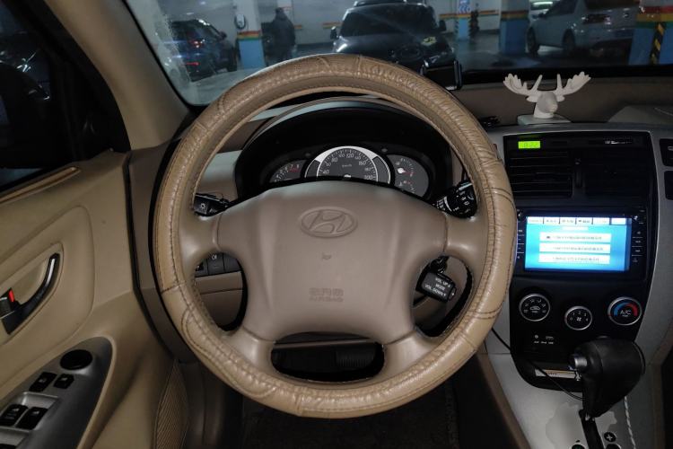 Used Hyundai Tucson 2013 2.0L Automatic Two-Wheel Drive Comfort Version Steering Wheel