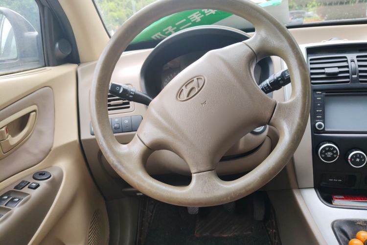 Used Hyundai Tucson 2013 2.0L Manual Two-Wheel Drive Fashion Edition Steering Wheel