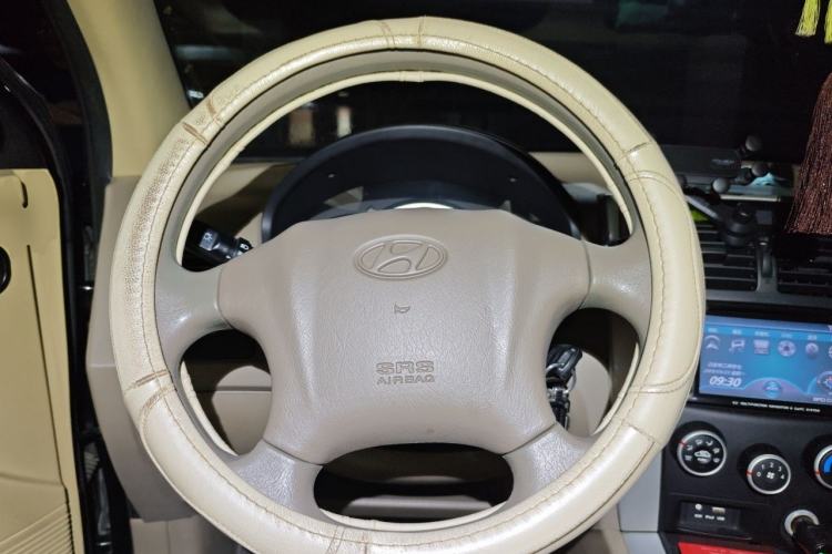 Used Hyundai Tucson 2013 2.0L Manual Two-Wheel Drive Comfort Version Steering Wheel
