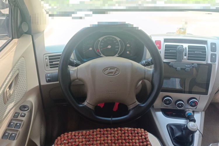 Used Hyundai Tucson 2013 2.0L Manual Two-Wheel Drive Fashion Edition Steering Wheel