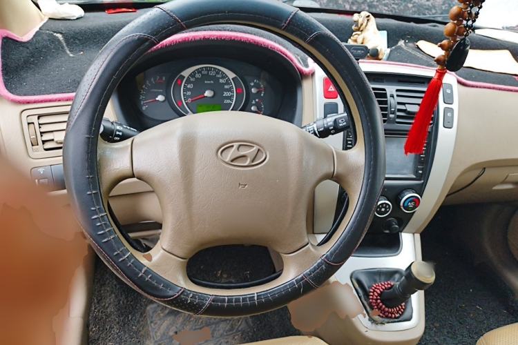 Used Hyundai Tucson 2013 2.0L Manual Two-Wheel Drive Fashion Edition Steering Wheel