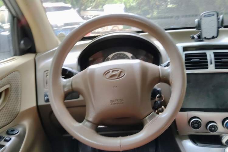 Used Hyundai Tucson 2013 2.0L Manual Two-Wheel Drive Fashion Edition Steering Wheel
