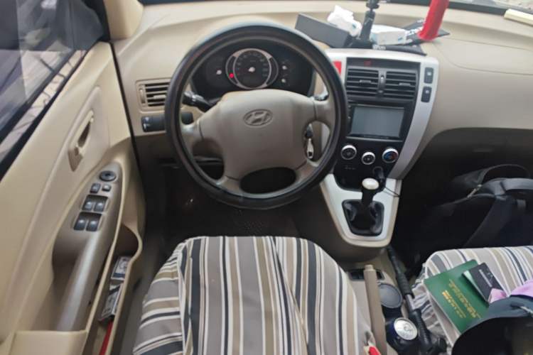 Used Hyundai Tucson 2013 2.0L Manual Two-Wheel Drive Fashion Edition Steering Wheel