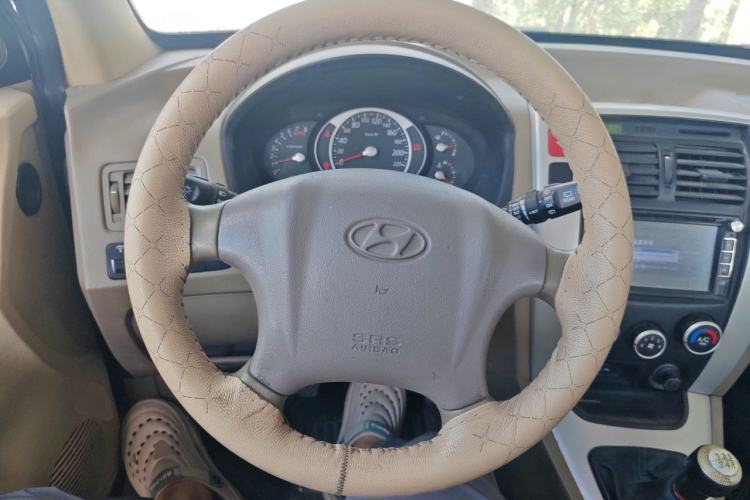 Used Hyundai Tucson 2013 2.0L Manual Two-Wheel Drive Fashion Edition Steering Wheel