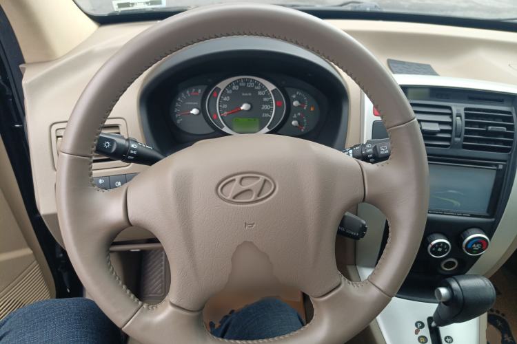 Used Hyundai Tucson 2013 2.0L Automatic Two-Wheel Drive Comfort Version Steering Wheel