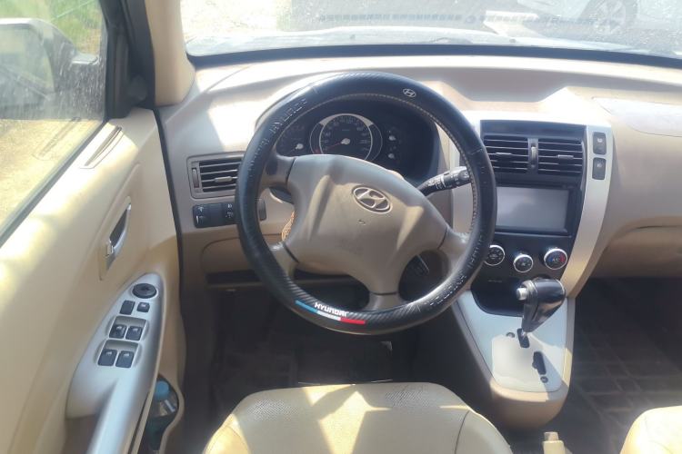 Used Hyundai Tucson 2013 2.0L Automatic Two-Wheel Drive Comfort Version Steering Wheel