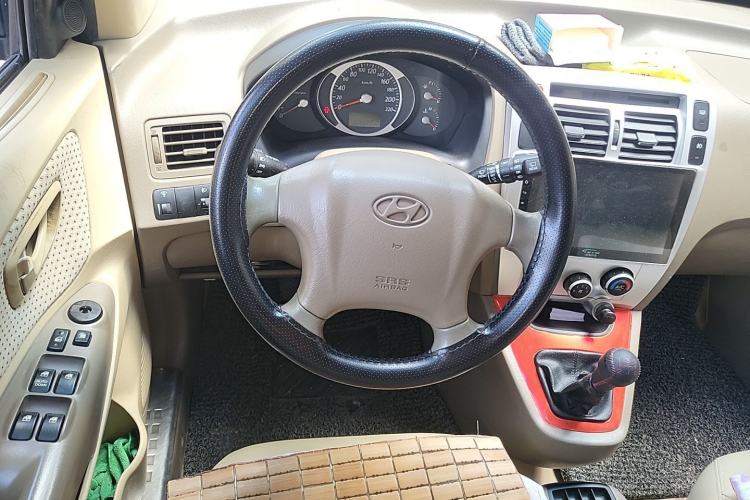 Used Hyundai Tucson 2013 2.0L Manual Two-Wheel Drive Fashion Edition Steering Wheel