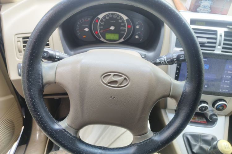 Used Hyundai Tucson 2013 2.0L Manual Two-Wheel Drive Fashion Edition Steering Wheel