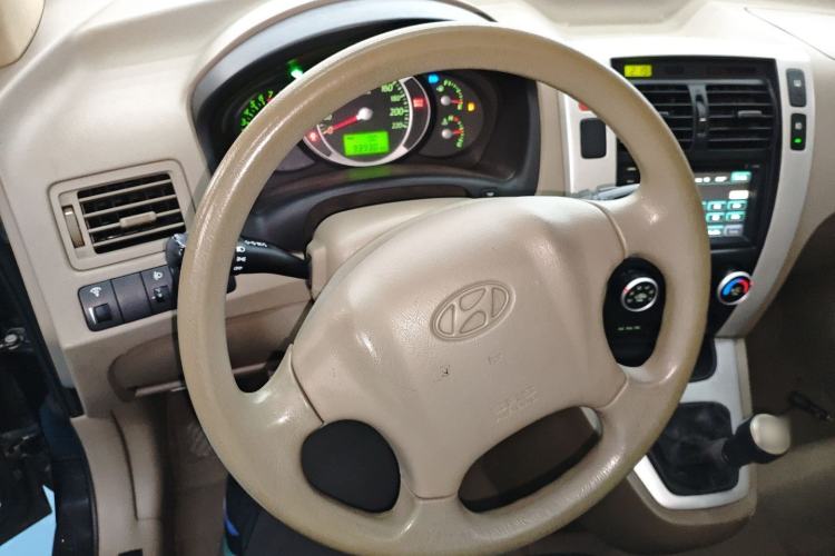 Used Hyundai Tucson 2013 2.0L Manual Two-Wheel Drive Fashion Edition Steering Wheel