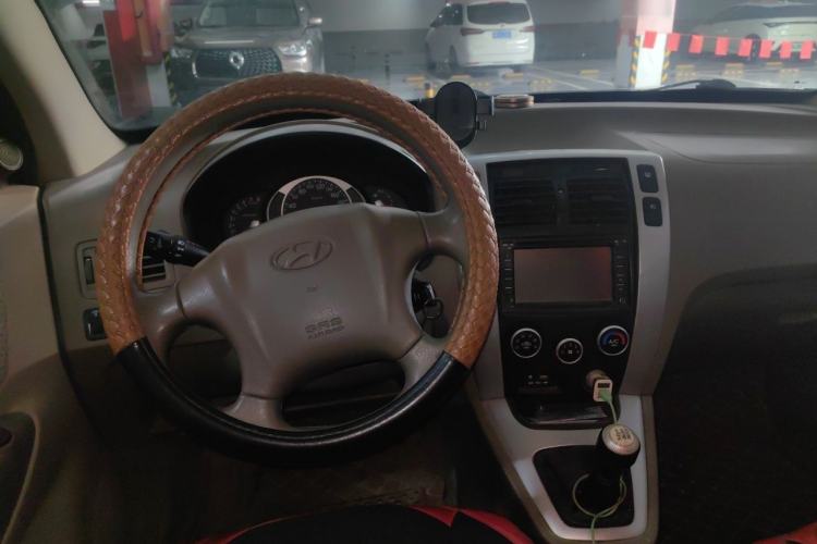 Used Hyundai Tucson 2013 2.0L Manual Two-Wheel Drive Fashion Edition Steering Wheel