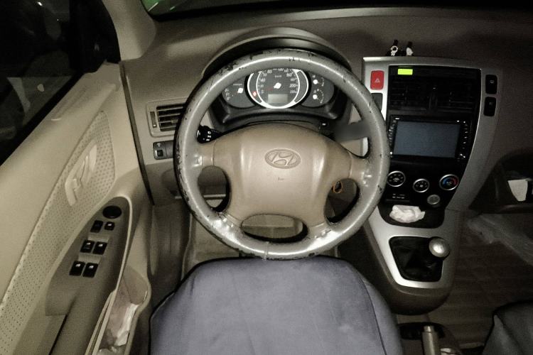 Used Hyundai Tucson 2013 2.0L Manual Two-Wheel Drive Fashion Edition Steering Wheel