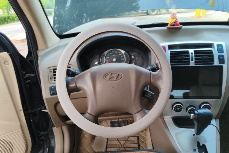 Used Hyundai Tucson 2013 2.0L Automatic Two-Wheel Drive Comfort Version Steering Wheel