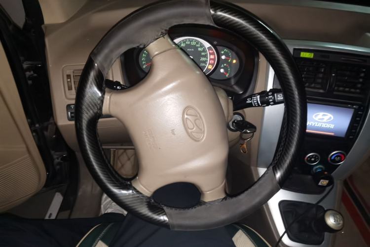 Used Hyundai Tucson 2013 2.0L Manual Two-Wheel Drive Fashion Edition Steering Wheel
