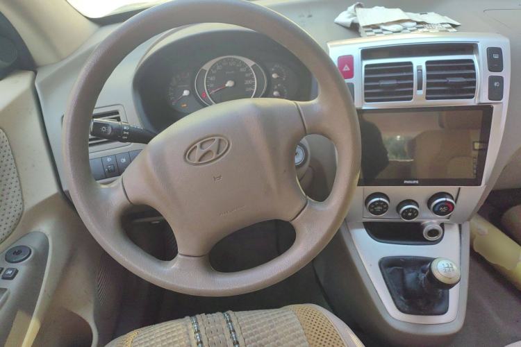 Used Hyundai Tucson 2013 2.0L Manual Two-Wheel Drive Fashion Edition Steering Wheel