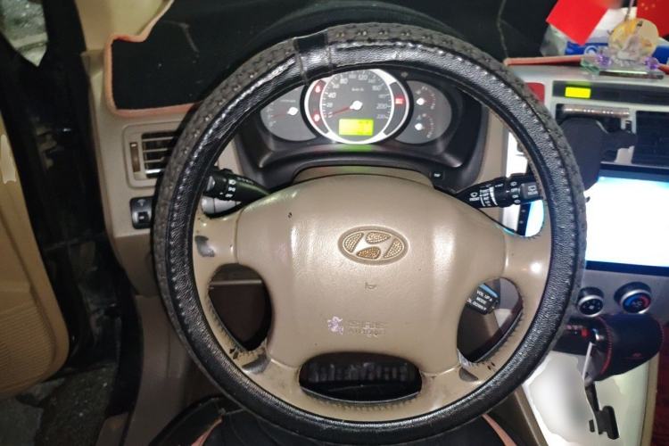 Used Hyundai Tucson 2013 2.0L Automatic Two-Wheel Drive Comfort Version Steering Wheel