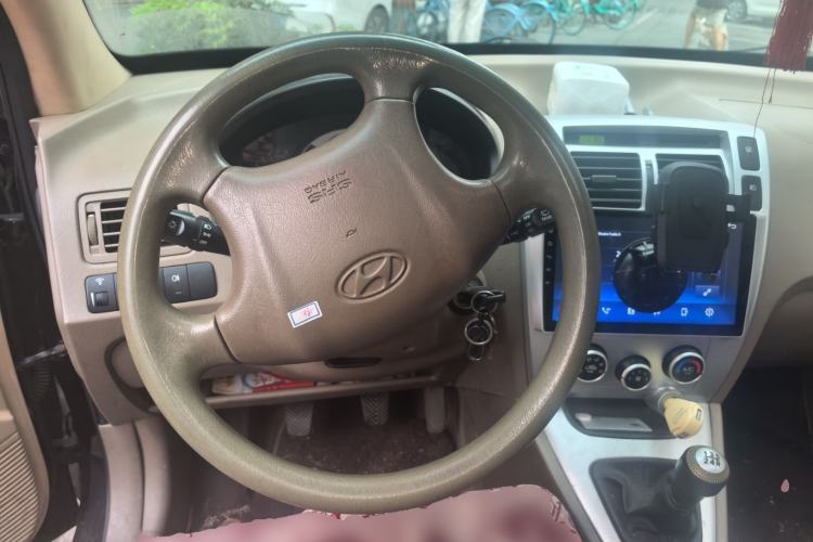 Used Hyundai Tucson 2013 2.0L Manual Two-Wheel Drive Fashion Edition Steering Wheel