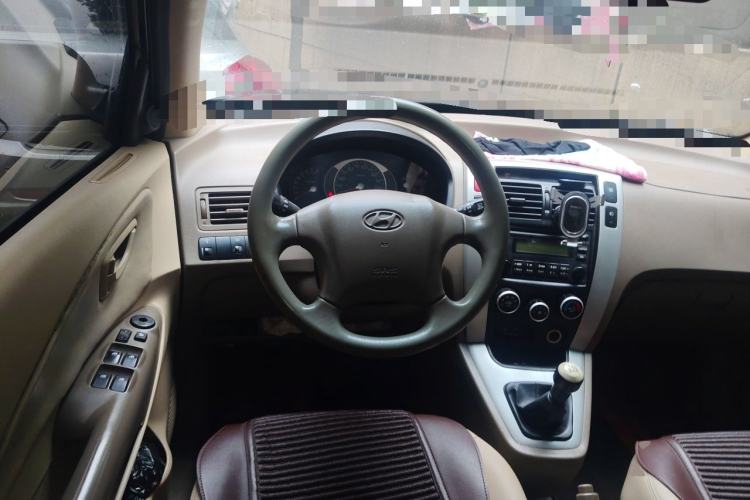 Used Hyundai Tucson 2013 2.0L Manual Two-Wheel Drive Fashion Edition Steering Wheel