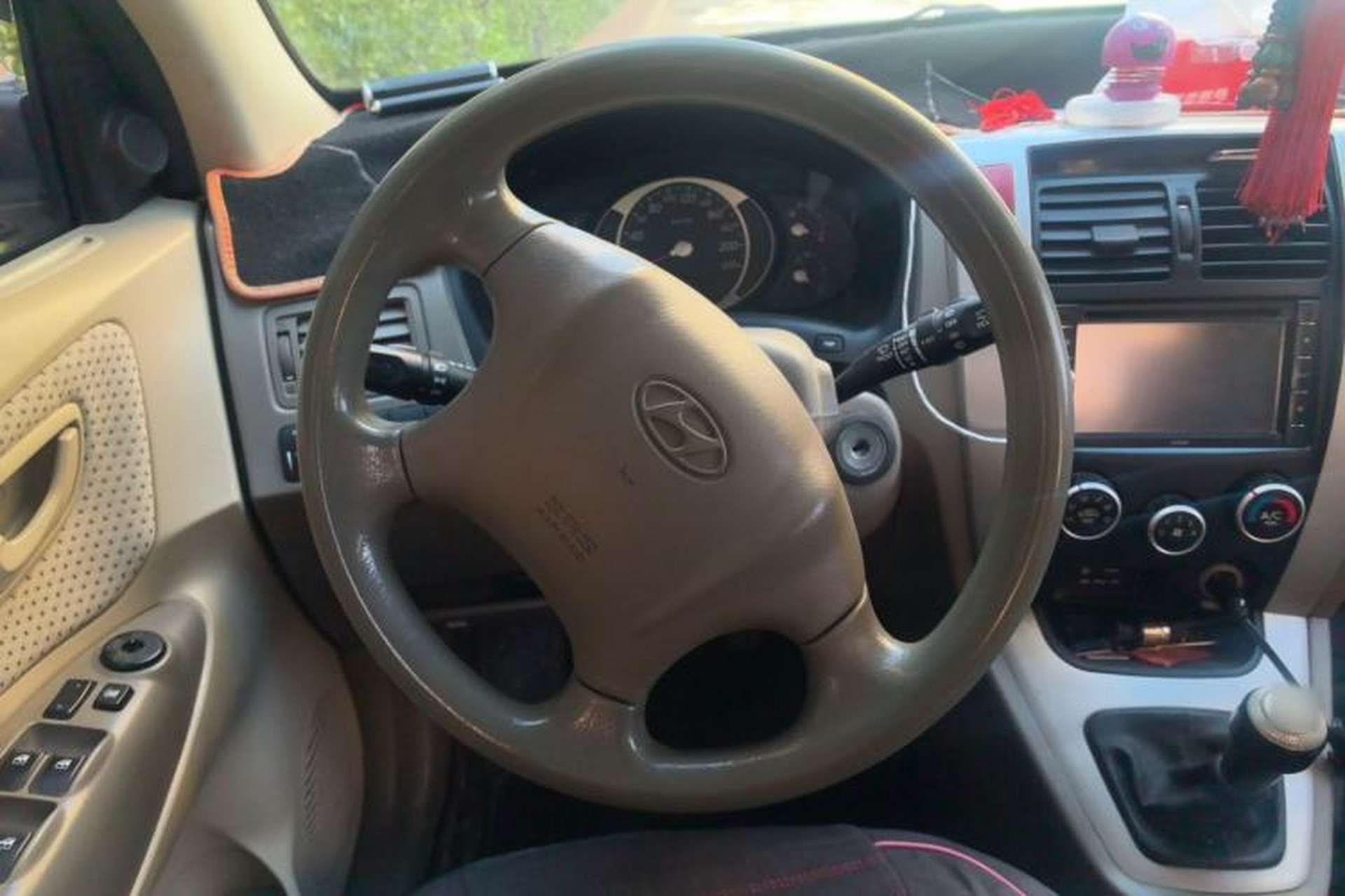 Used Hyundai Tucson 2013 2.0L Manual Two-Wheel Drive Fashion Edition Steering Wheel