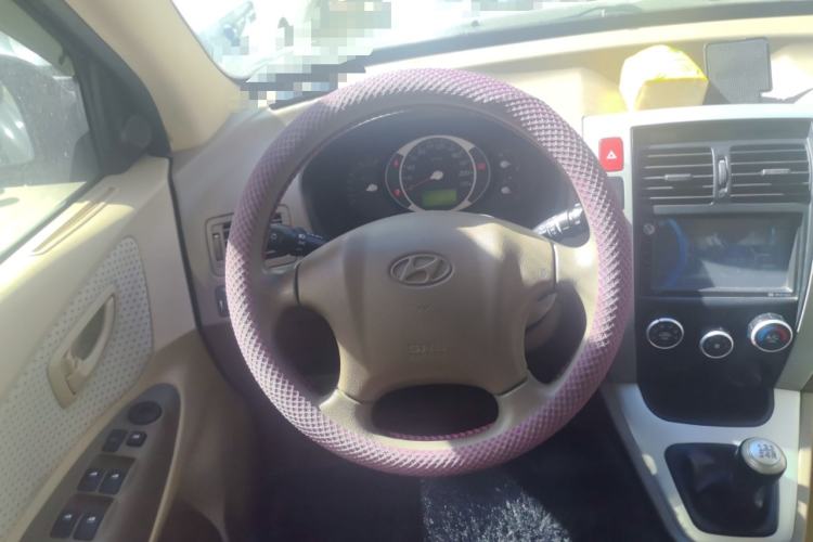 Used Hyundai Tucson 2013 2.0L Manual Two-Wheel Drive Fashion Edition Steering Wheel