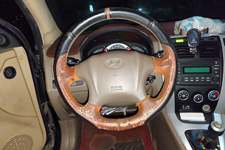 Used Hyundai Tucson 2013 2.0L Manual Two-Wheel Drive Fashion Edition Steering Wheel