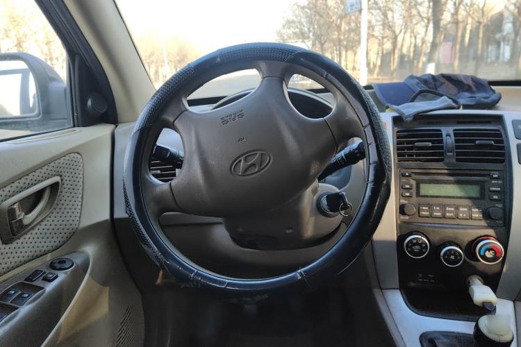 Used Hyundai Tucson 2013 2.0L Manual Two-Wheel Drive Fashion Edition Steering Wheel