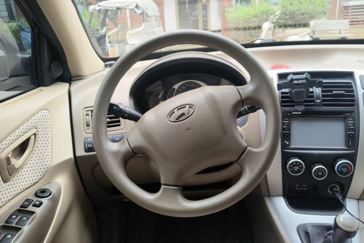 Used Hyundai Tucson 2013 2.0L Manual Two-Wheel Drive Fashion Edition Steering Wheel