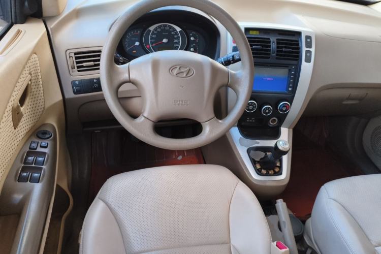 Used Hyundai Tucson 2013 2.0L Manual Two-Wheel Drive Fashion Edition Steering Wheel