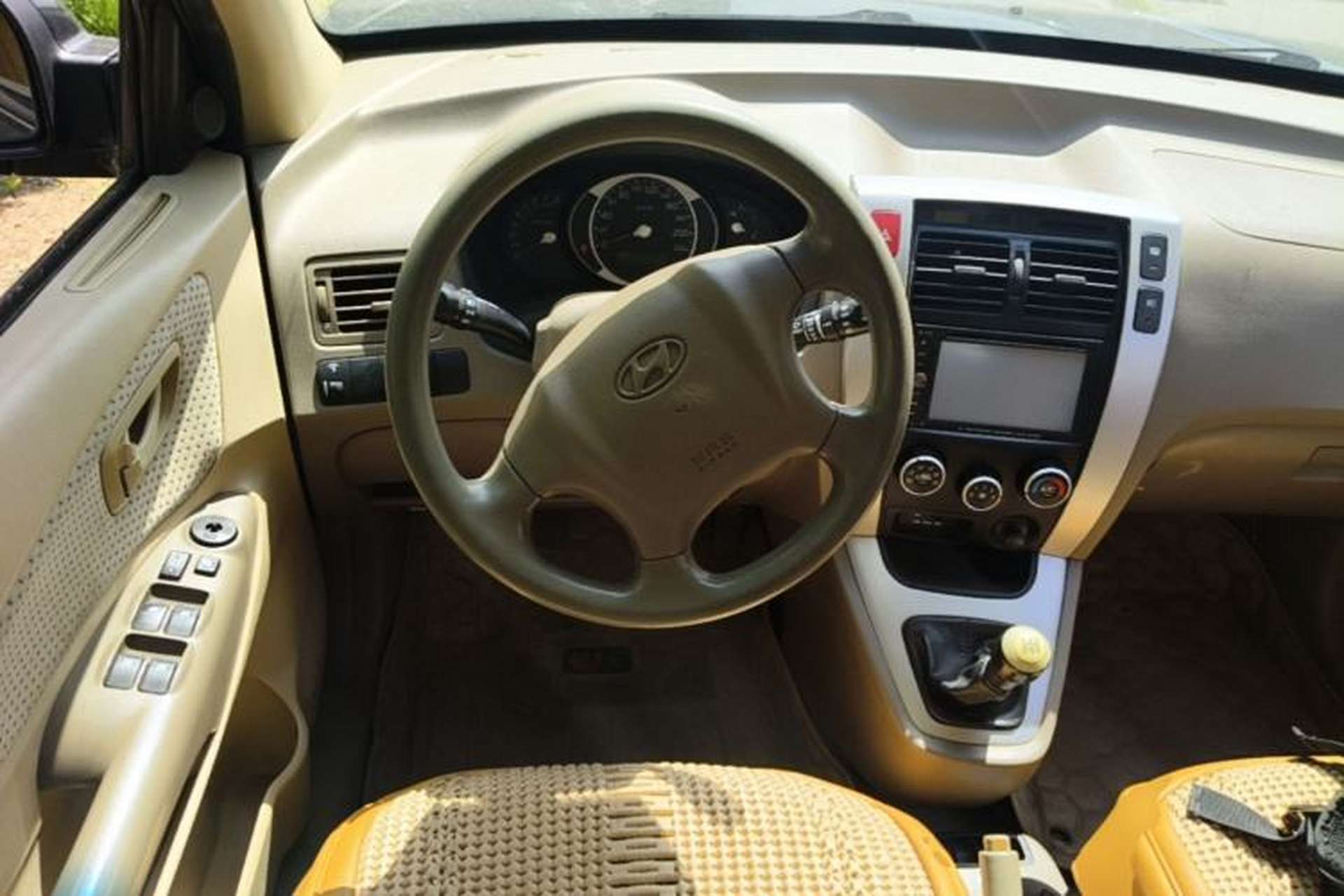 Used Hyundai Tucson 2013 2.0L Manual Two-Wheel Drive Fashion Edition Steering Wheel