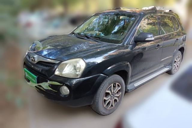 Ojetý Hyundai Tucson 2013 2.0L Manual Two-Wheel Drive Comfort Version