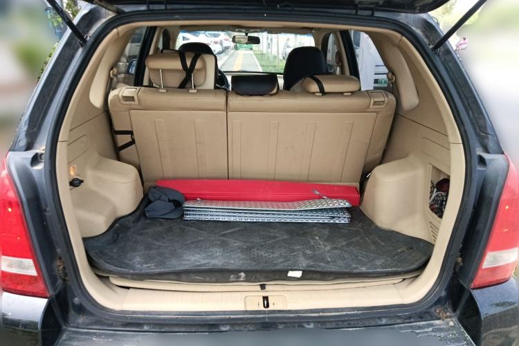 Used Hyundai Tucson 2013 2.0L Automatic Two-Wheel Drive Comfort Version Trunk