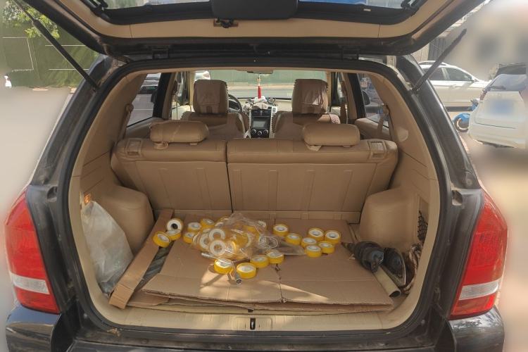 Used Hyundai Tucson 2013 2.0L Manual Two-Wheel Drive Fashion Edition Trunk