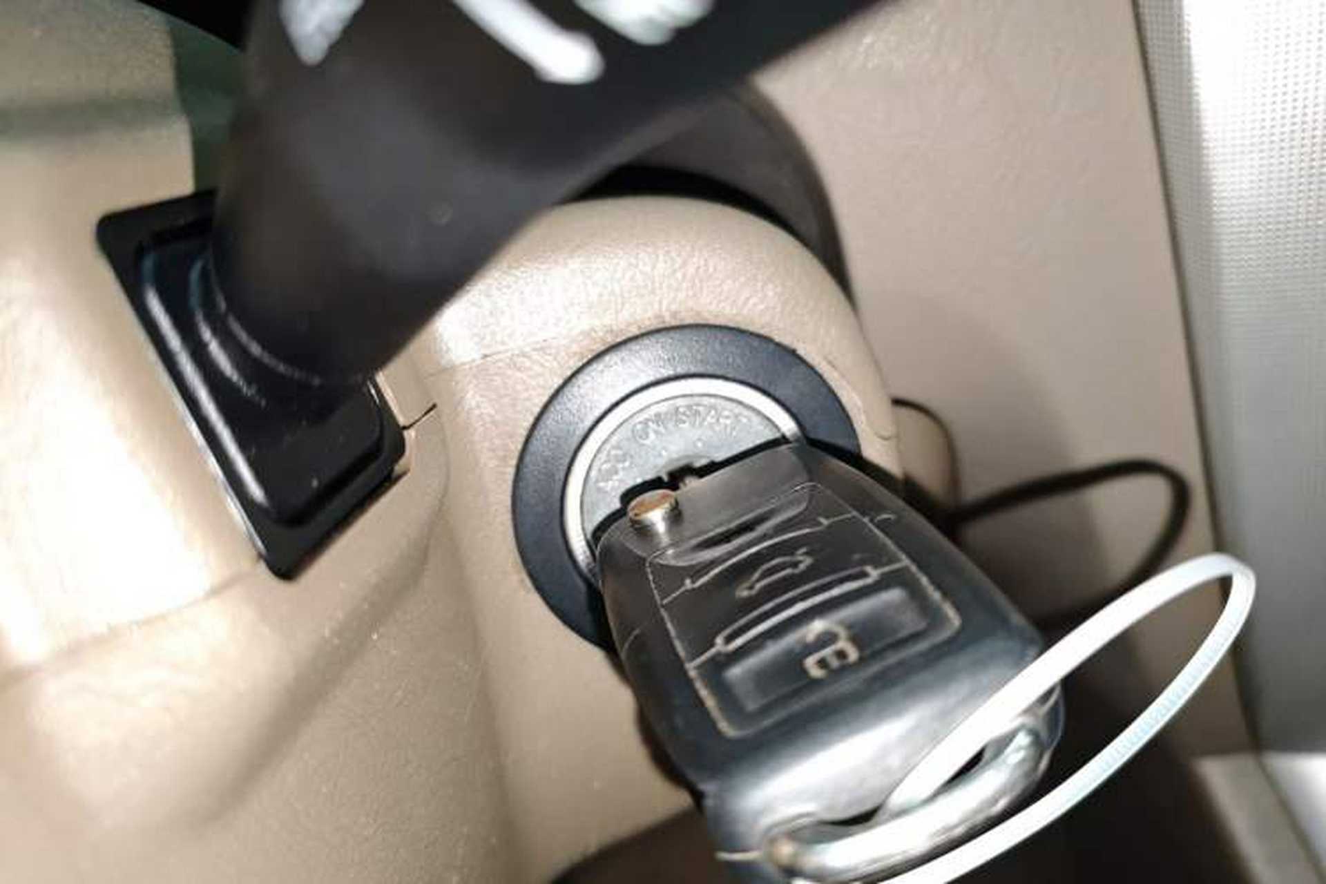 Used Hyundai Tucson 2013 2.0L Manual Two-Wheel Drive Fashion Edition Vehicle Key