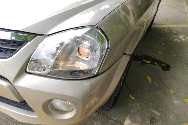 Used Hyundai Tucson 2013 2.0L Automatic Two-Wheel Drive Comfort Version Left Front Headlight